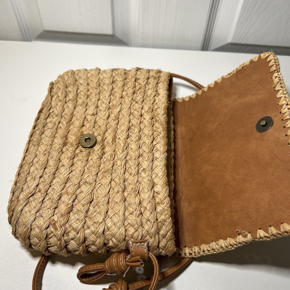 Universal Thread Straw Purse - Picture 6 of 12